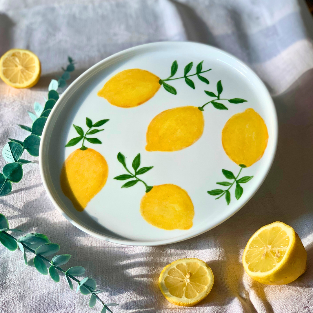Assiette motifs citrons porcelaine de Limoges peinte à la main