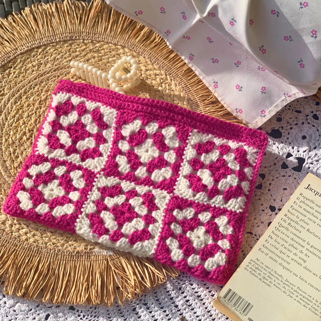 Pochette Fuchsia Crochet - Ma Reinette