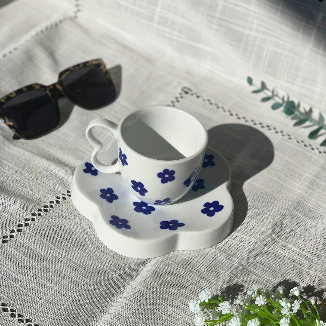 Tasse et soucoupe fleur