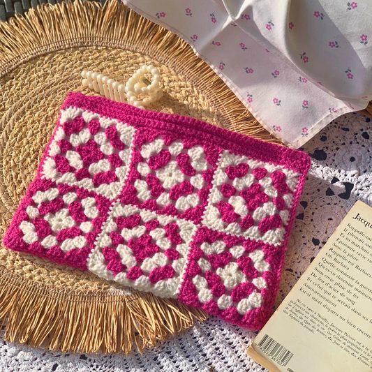 Pochette Fuchsia Crochet